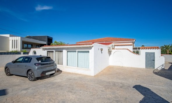 Resale - Villa -
Alfaz del Pi - Colonia Escandinavia