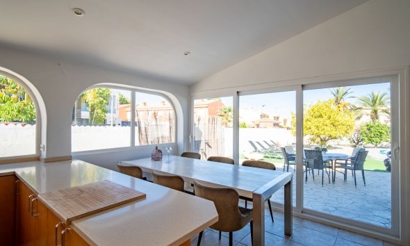 Resale - Villa -
Alfaz del Pi - Colonia Escandinavia