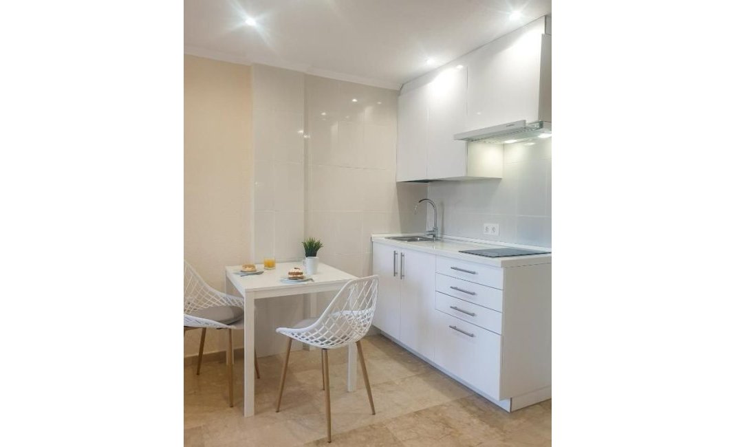 Turístico, disponible para cortas estancias - Apartamento / piso -
Albir