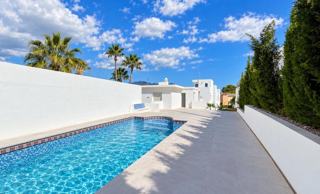 Resale -  Chalet / Villa -
Albir