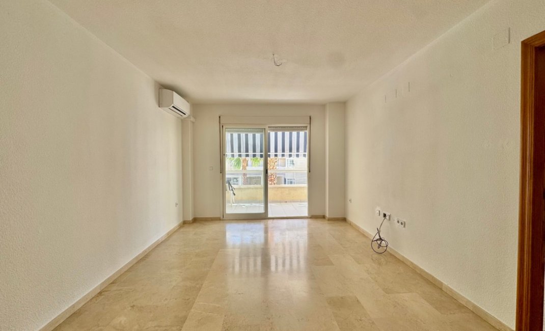 Videresalg - Apartment -
Albir