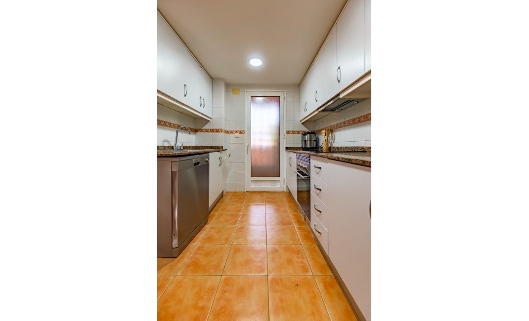 Location à court terme - Appartement -
Albir