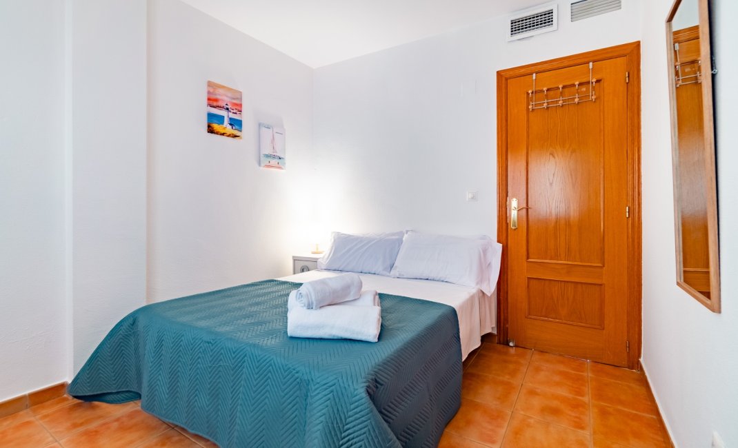 Location à court terme - Appartement -
Albir