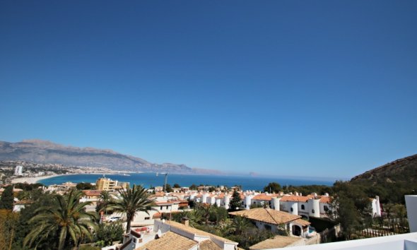 Location à long terme - Chalet -
Albir