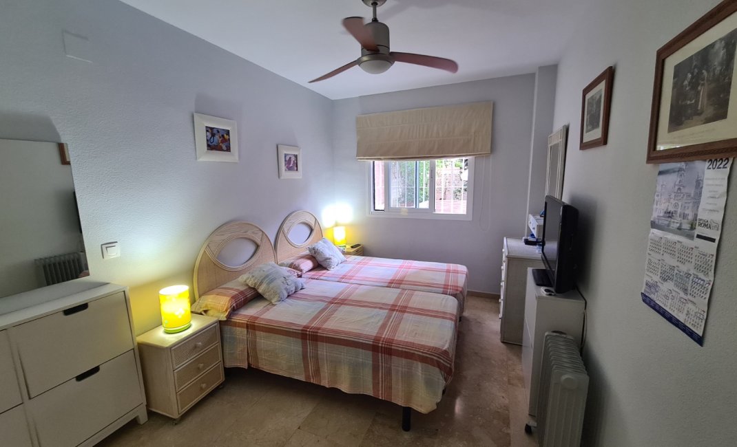 Location à court terme - Appartement -
Albir