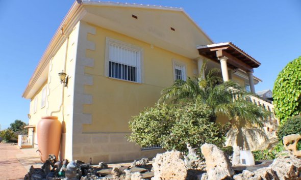 Resale - Villa -
Alfas del Pí - Arabi