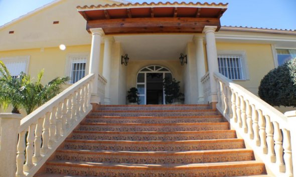 Resale - Villa -
Alfas del Pí - Arabi