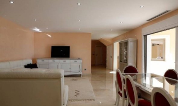 Videresalg - Villa -
Benissa - Alicante