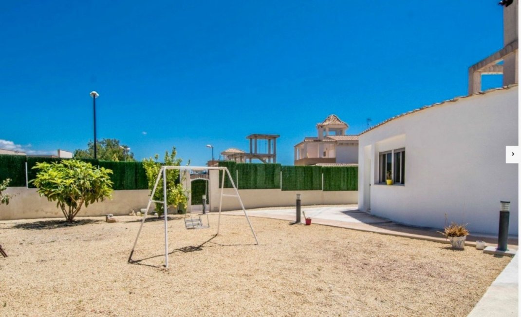 Resale - Villa -
La Nucía - Convent De Les Montjes