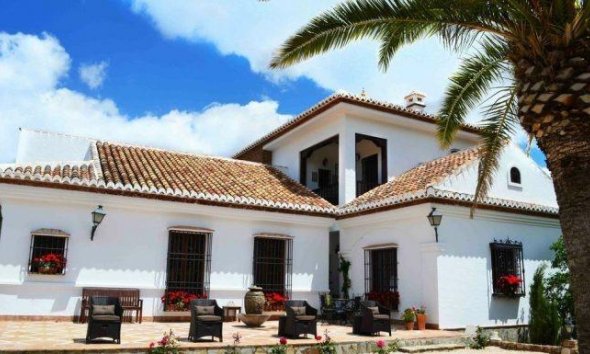 Resale - Villa -
Villanueva del Rosario - Área de Antequera