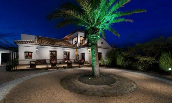 Resale - Villa -
Villanueva del Rosario - Área de Antequera