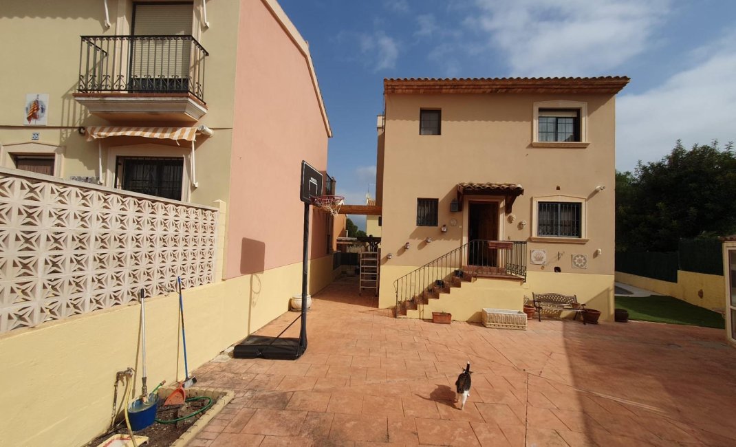 Resale - Villa -
Alfas del Pí - Colonia Escandinavia-Cautivador