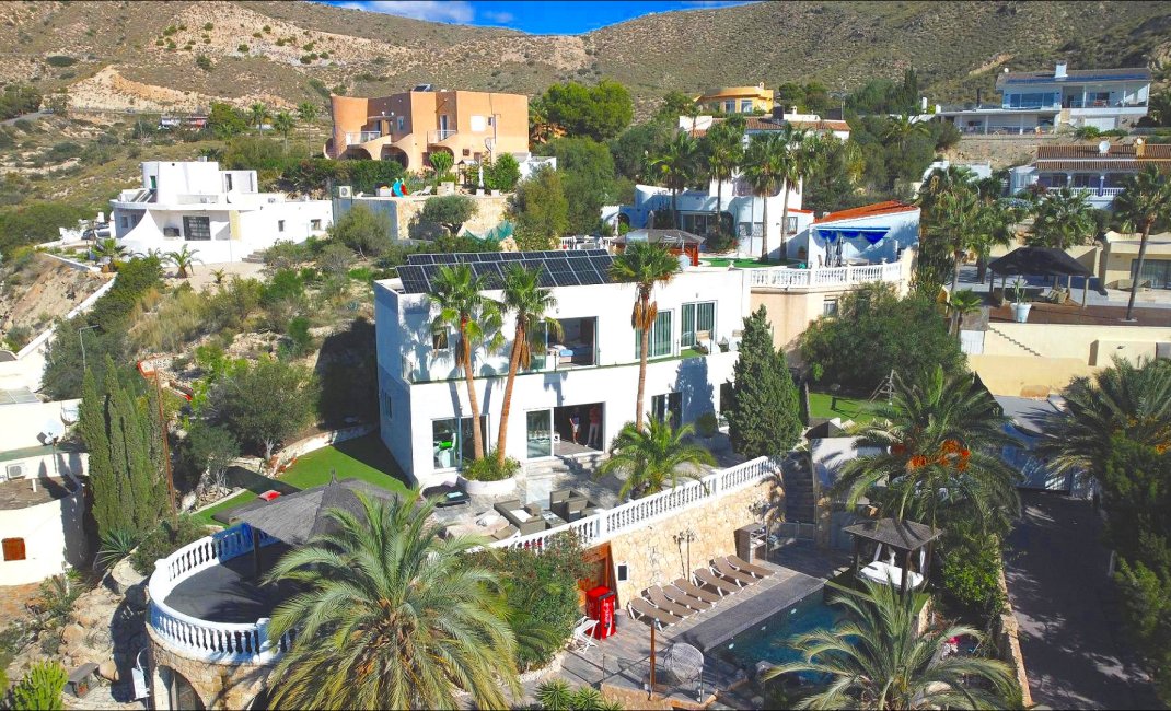 Resale - Villa -
El Campello - Coveta fuma