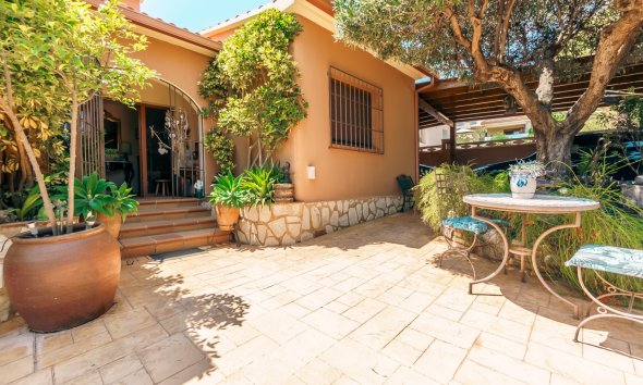 Resale - Villa -
La Nucía - Coloma