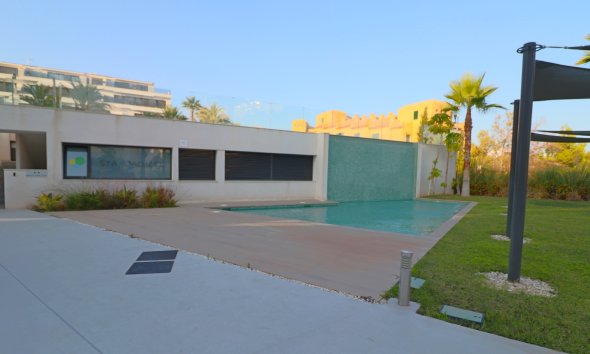 Reventa - Casa de pueblo -
Finestrat - Golf Piug Campana