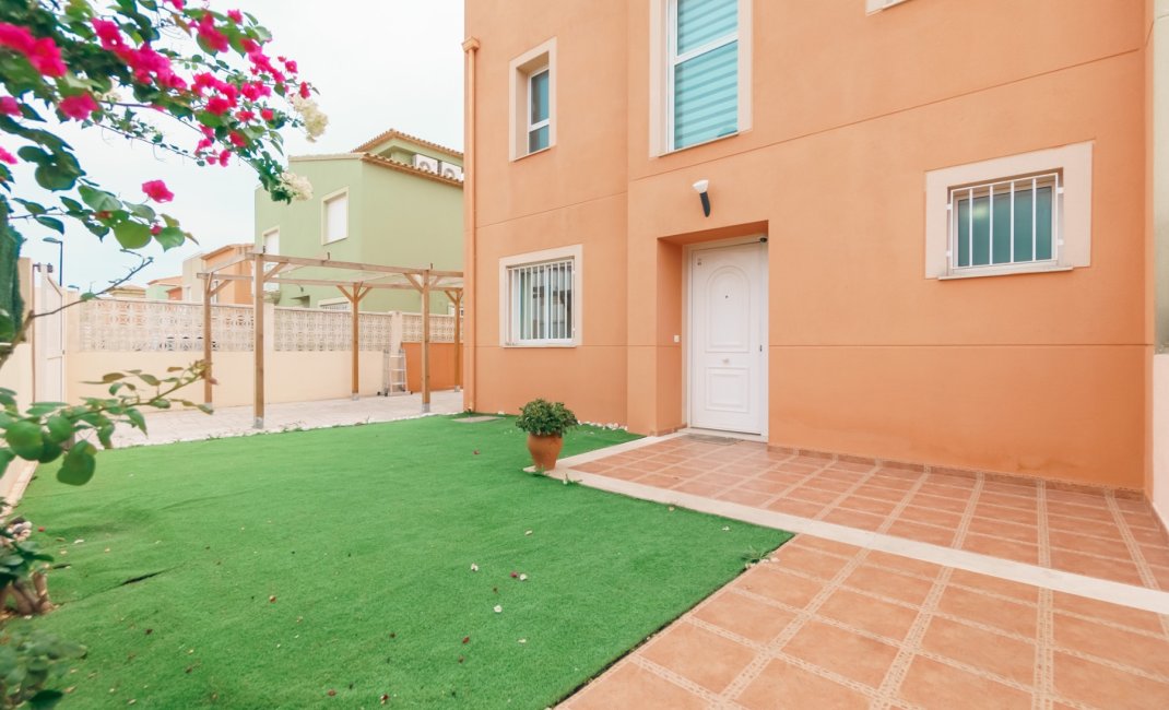 Resale - Townhouse -
Alfas del Pí