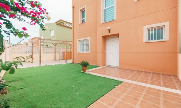 Resale - Townhouse -
Alfas del Pí