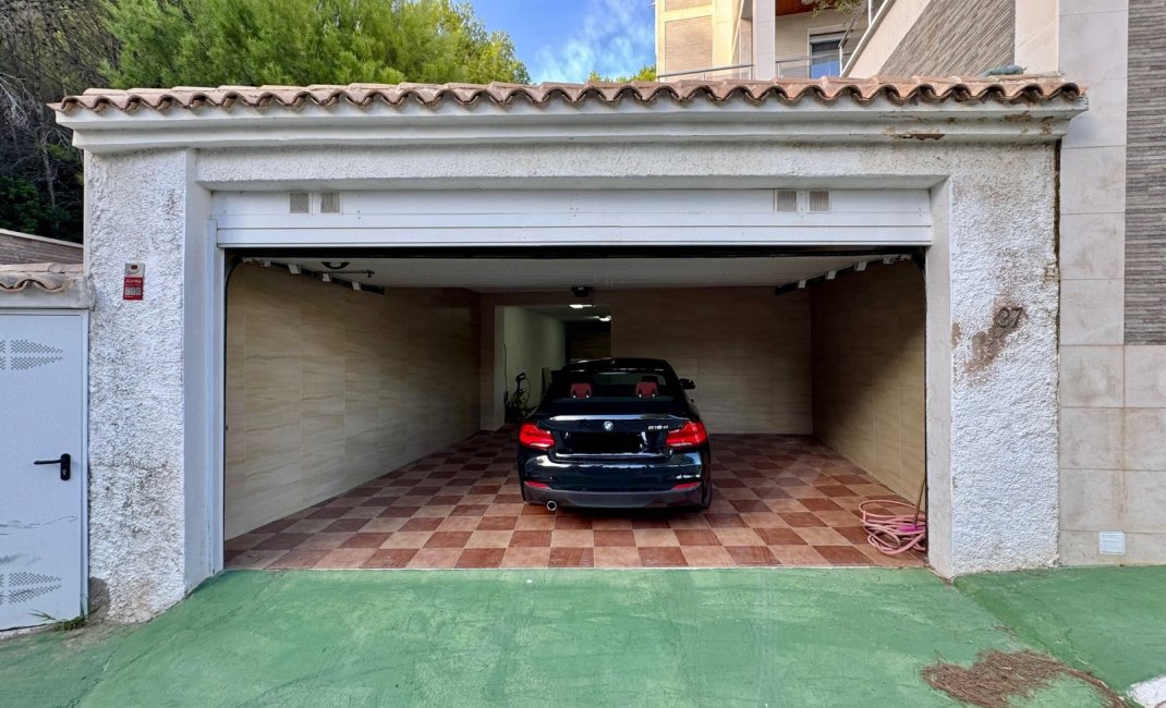 Resale - Villa -
Altea