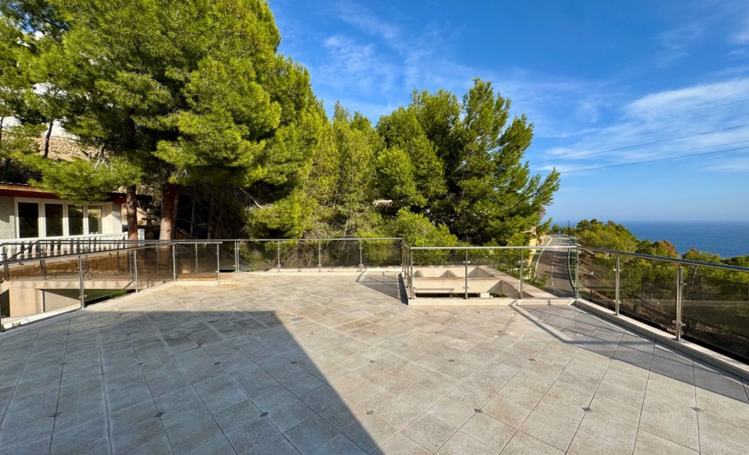 Resale - Villa -
Altea