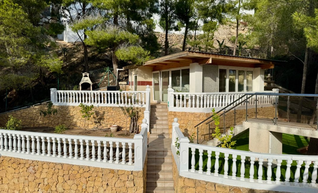 Resale - Villa -
Altea