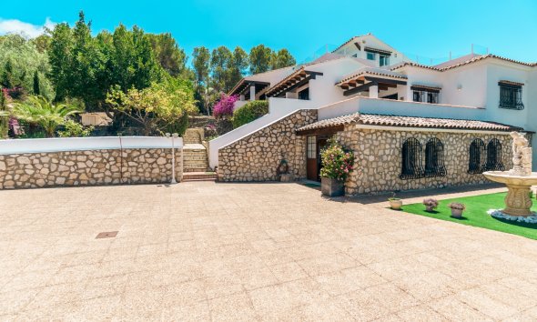 Resale - Villa -
Albir