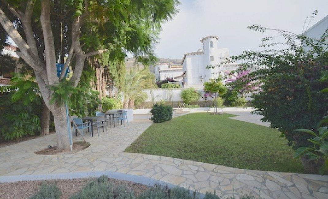  Alquiler larga estancia - Apartamento / piso -
Albir