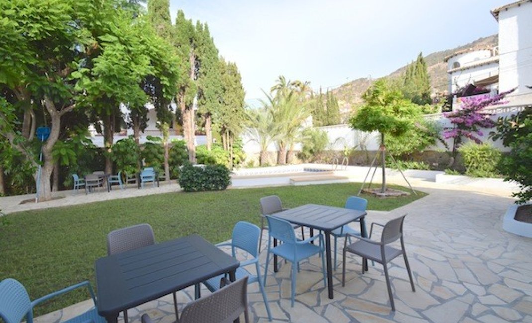  Alquiler larga estancia - Apartamento / piso -
Albir