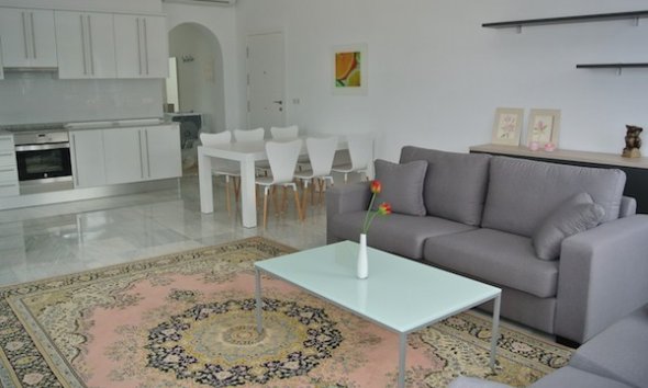  Alquiler larga estancia - Apartamento / piso -
Albir