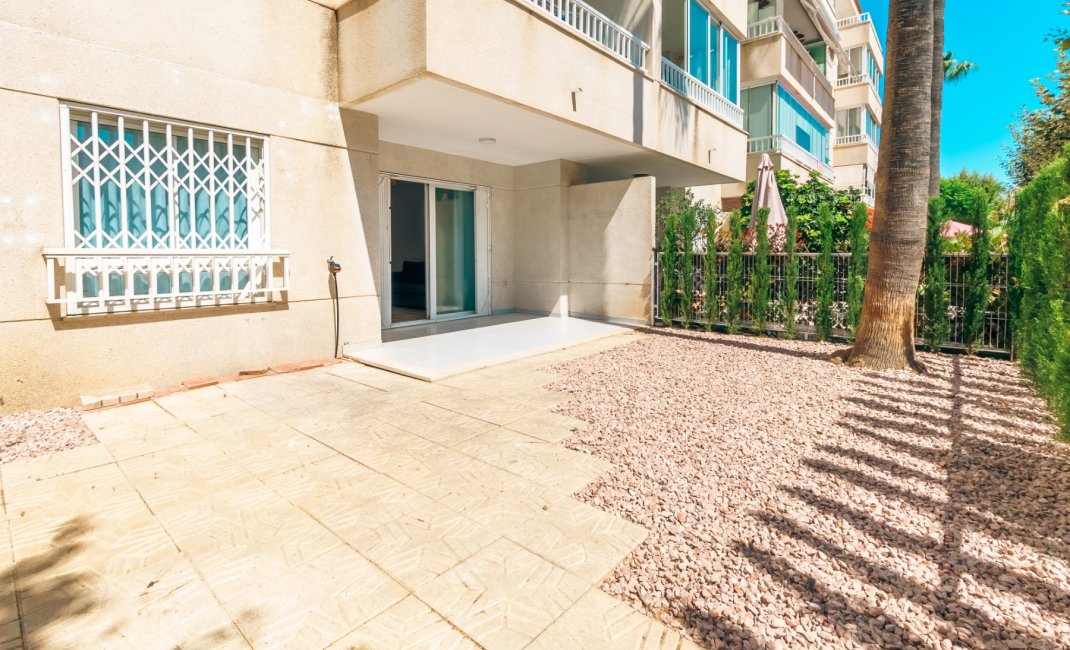 Resale - Apartment / flat -
Albir