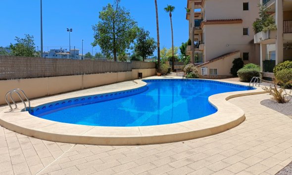 Resale - Apartment / flat -
Albir