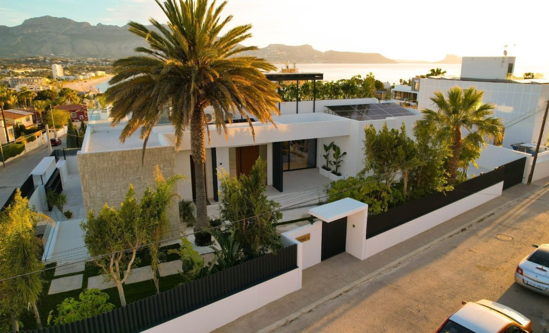 Obra nueva - Chalet -
Albir