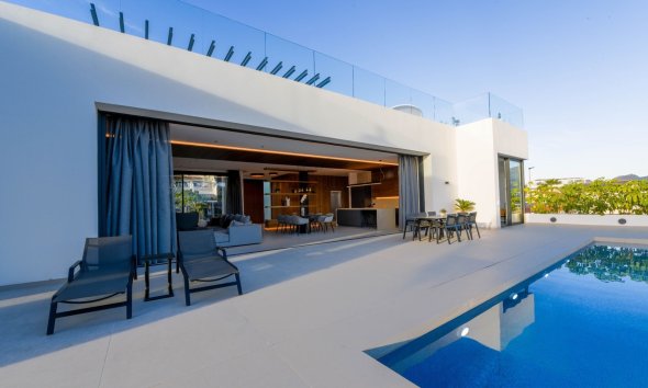 Obra nueva - Chalet -
Albir