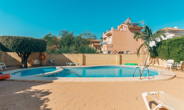 Resale -  Chalet / Villa -
La Nucía