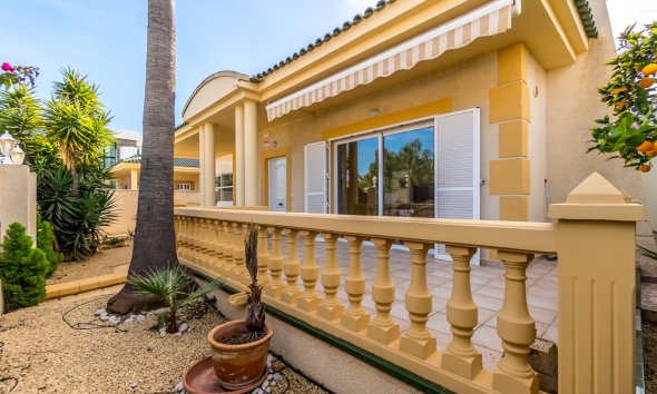 Resale - Villa -
Albir