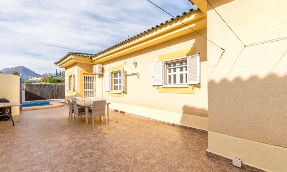 Resale - Villa -
Albir