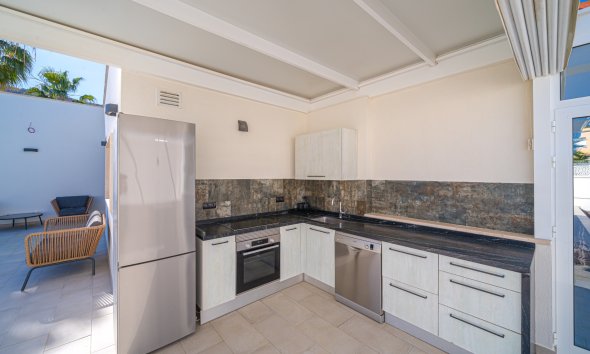 Resale - Villa -
Albir