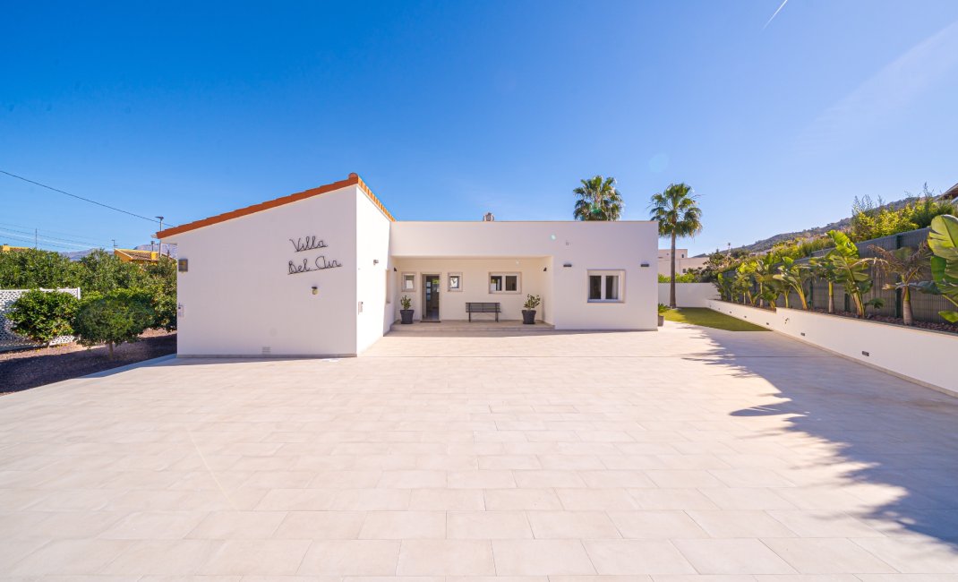 Videresalg - Villa -
Albir