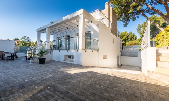 Resale -  Chalet / Villa -
La Nucía