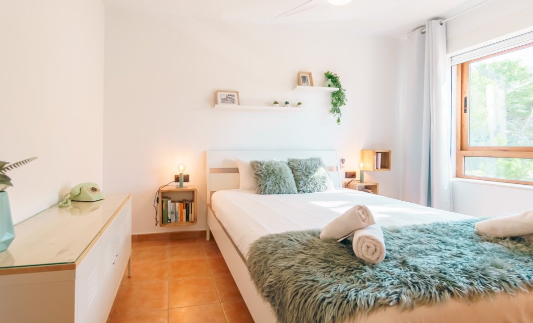 Alquiler corta estancia - Apartamento / piso -
Albir