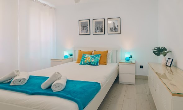 Alquiler corta estancia - Apartamento / piso -
Albir