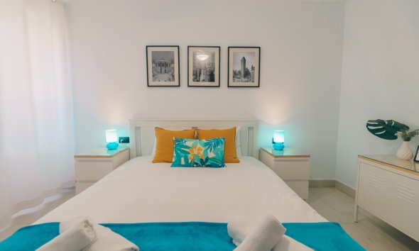 Alquiler corta estancia - Apartamento / piso -
Albir