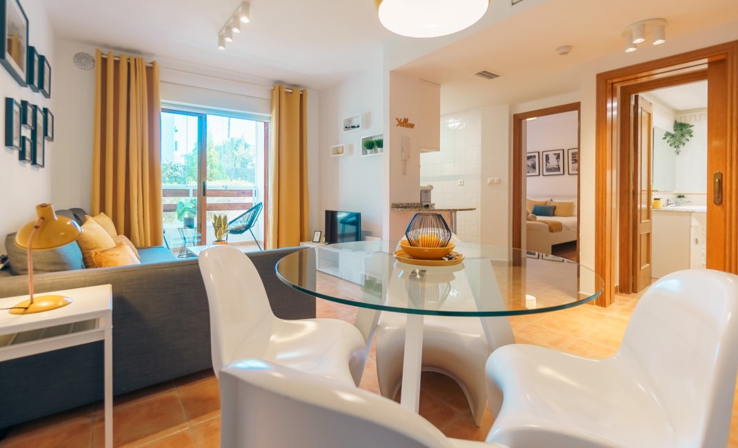 Verhuur Korte Termijn - Appartement / flat -
Albir